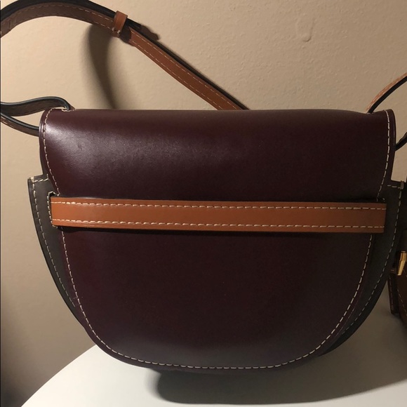 😍price 📉😍Loewe small gate crossbody - Picture 3 of 8